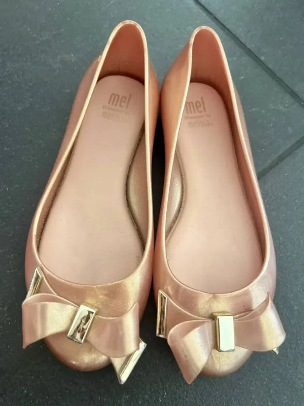 LIKE NEW Mini Melissa DREAMED BY BOW ROSE GOLD PINK SHOES SIZE 2